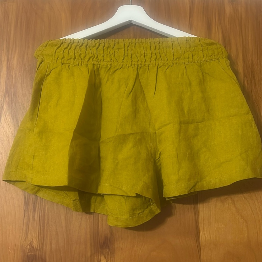 Anthropologie gold shorts